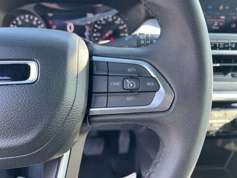 Used 2023 Jeep Compass Latitude image 15