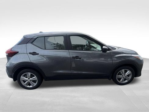 Used 2023 Nissan Kicks S FWD image 7