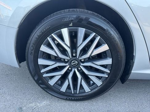 Used 2024 Nissan Altima 2.5 SV FWD image 26