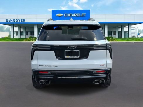 Used 2024 Chevrolet Traverse RS image 7