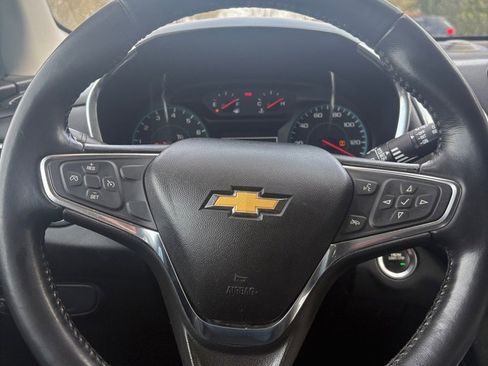 Used 2018 Chevrolet Equinox LT image 16