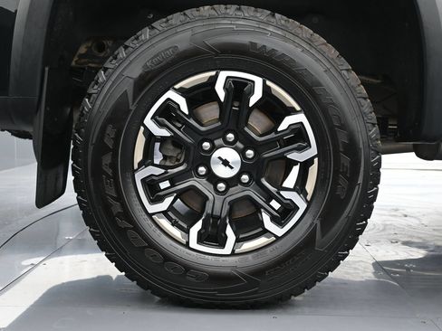 Used 2022 Chevrolet Silverado 1500 ZR2 w/ Technology Package AWD/4WD image 18