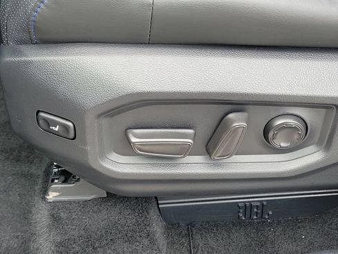 Used 2025 Toyota Tundra Platinum AWD/4WD image 19