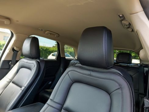 Used 2023 Lincoln Corsair AWD image 23