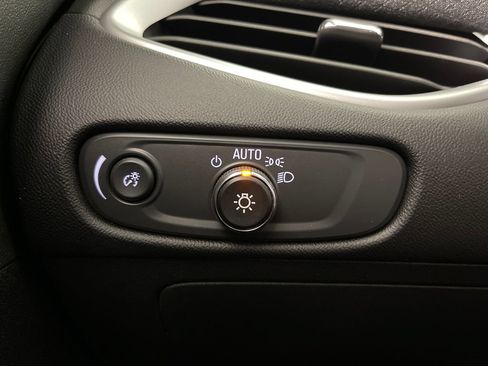 Used 2024 Chevrolet Malibu LS FWD image 28