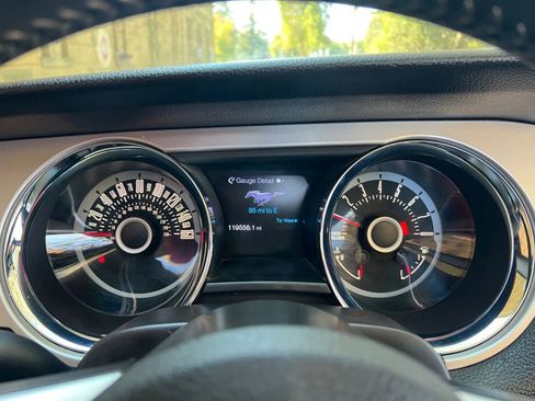 Used 2013 Ford Mustang Premium image 22