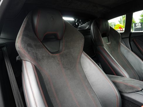 Used 2016 Lamborghini Huracan LP 580-2 RWD image 31