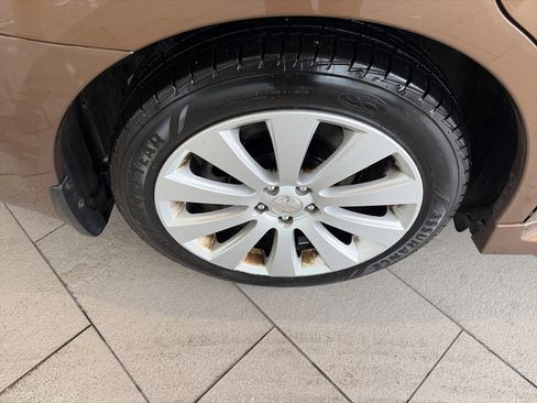 Used 2011 Subaru Legacy 2.5i Limited AWD/4WD image 11