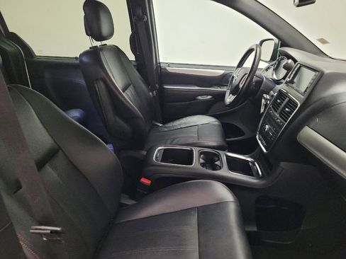 Used 2017 Dodge Grand Caravan GT FWD image 21