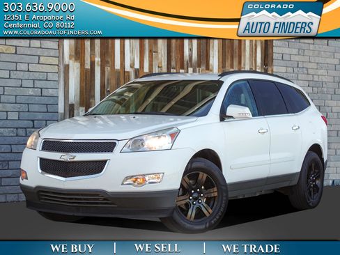Used 2012 Chevrolet Traverse LT image 1