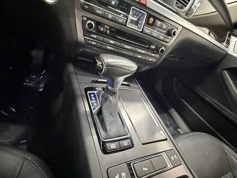 Used 2018 Genesis G80 3.8 w/ Option Group 02 RWD image 33