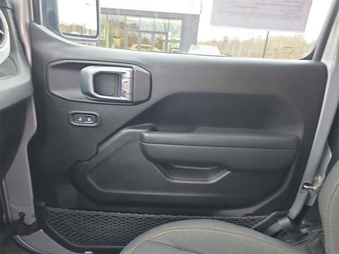 Used 2024 Jeep Wrangler Sport S image 19