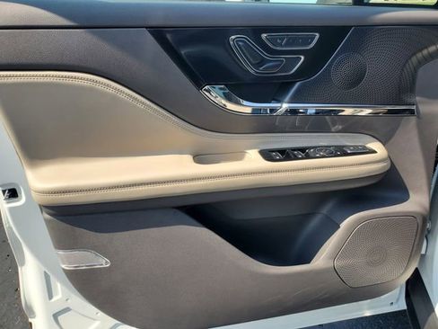 Used 2023 Lincoln Corsair FWD w/ Equipment Group 101A image 8