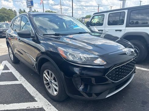 Used 2022 Ford Escape SE w/ Cold Weather Package AWD/4WD image 4