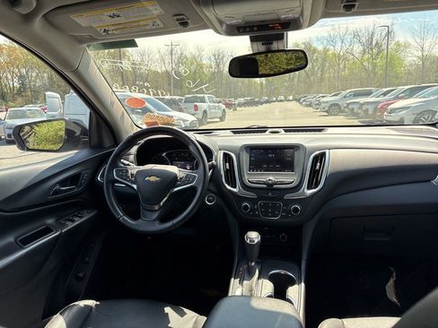Used 2020 Chevrolet Equinox LT w/ Sport Edition image 13