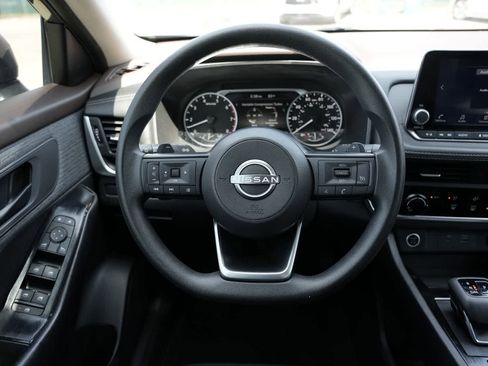 Used 2023 Nissan Rogue S FWD image 9