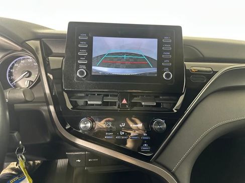 Used 2024 Toyota Camry SE image 22