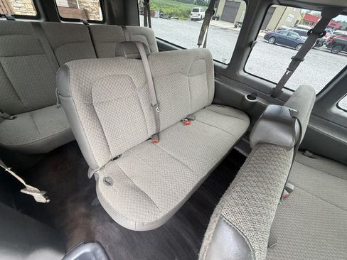 Used 2020 Chevrolet Express 3500 LT w/ LT Preferred Equipment Group RWD image 9
