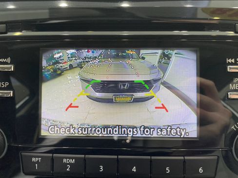 Used 2018 Nissan Rogue Sport SV AWD/4WD image 15