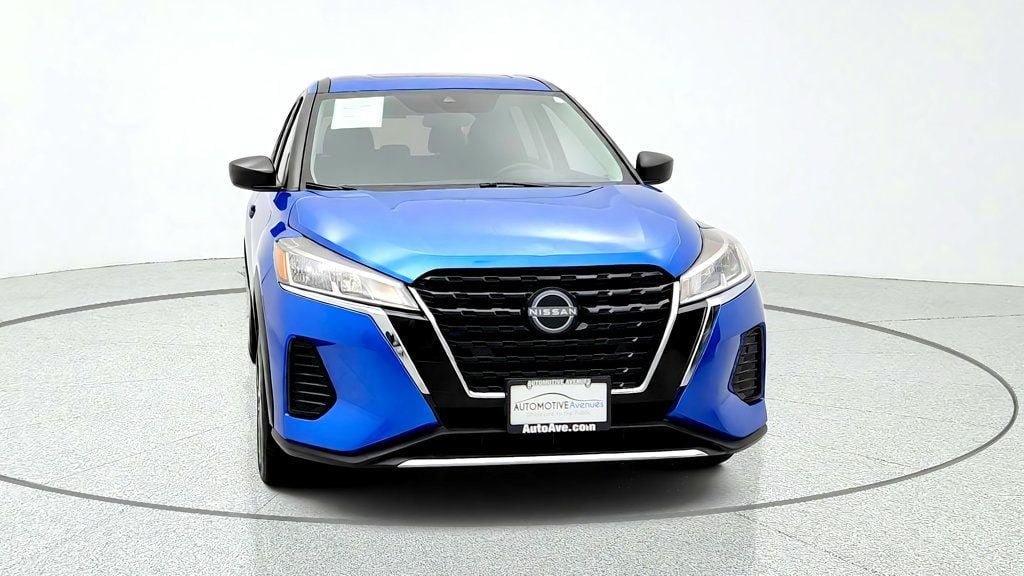 Used 2023 Nissan Kicks S FWD image 2