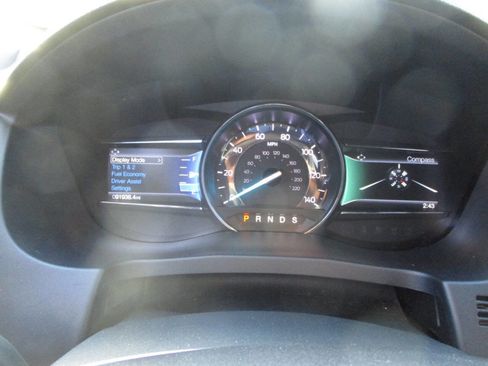 Used 2018 Ford Explorer XLT w/ Equipment Group 202A image 13