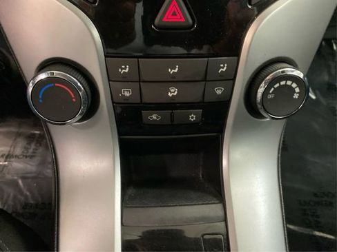 Used 2013 Chevrolet Cruze LT image 28