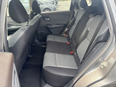 Used 2021 Nissan Rogue SV FWD image 22