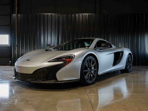 Used 2016 McLaren 650S Spider RWD image 11