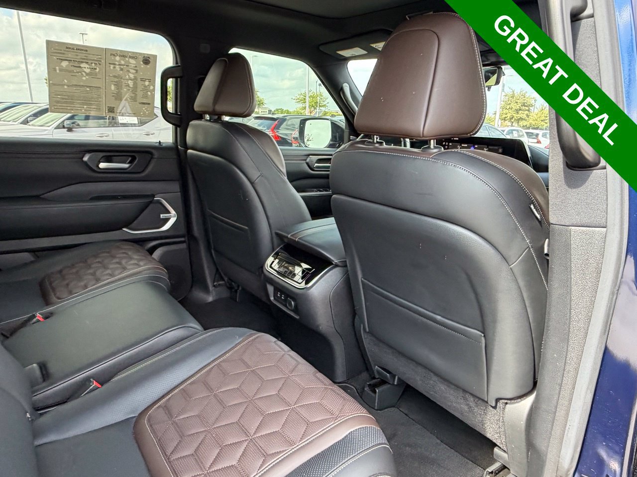 Used 2025 Nissan Armada Platinum w/ Convenience Package RWD image 47