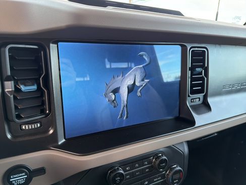 Used 2021 Ford Bronco Wildtrak image 16