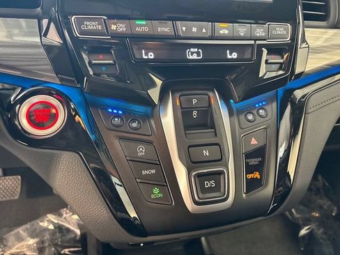 Used 2024 Honda Odyssey Elite image 14