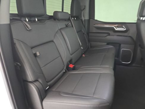 Used 2023 Chevrolet Silverado 1500 LT w/ Z71 Off-Road Package AWD/4WD image 32