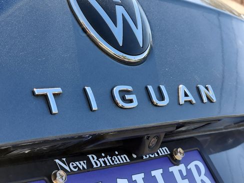 Used 2022 Volkswagen Tiguan SE image 30