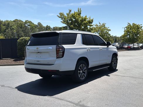 Used 2022 Chevrolet Tahoe LT w/ LT Signature Plus Package RWD image 3