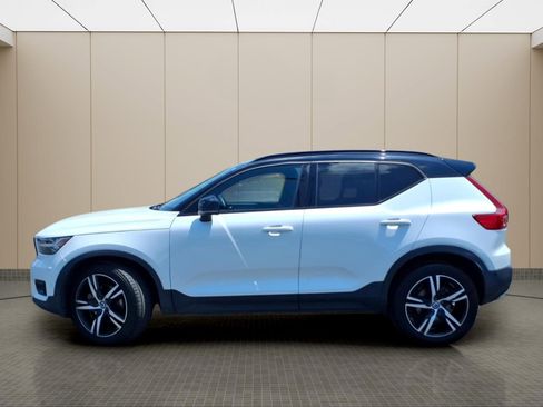 Used 2019 Volvo XC40 T5 R-Design AWD/4WD image 11