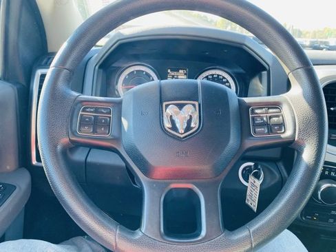 Used 2019 RAM 1500 Classic SLT image 33