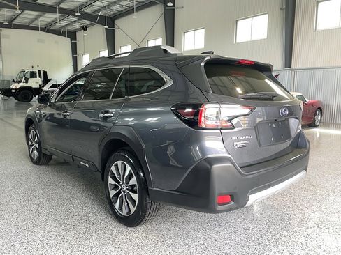 Used 2025 Subaru Outback Touring XT w/ Tech Package 3 AWD/4WD image 19