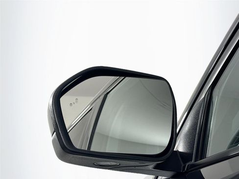 Used 2023 Ford Explorer XLT w/ Equipment Group 202A image 5