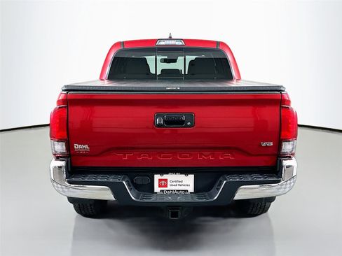 Certified 2018 Toyota Tacoma TRD Off-Road image 12