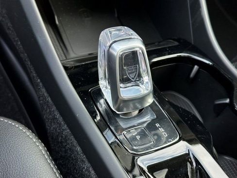 New 2025 Volvo XC40 B5 Plus w/ Climate Package image 21