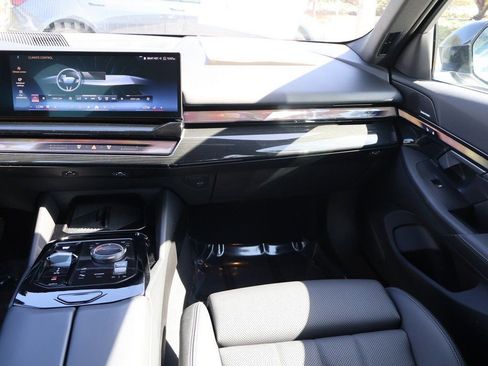 Used 2025 BMW i5 xDrive40 w/ Premium Package AWD/4WD image 43