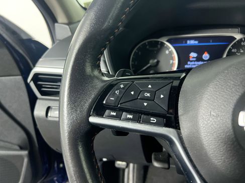 Used 2024 Nissan Altima 2.5 SR FWD image 16