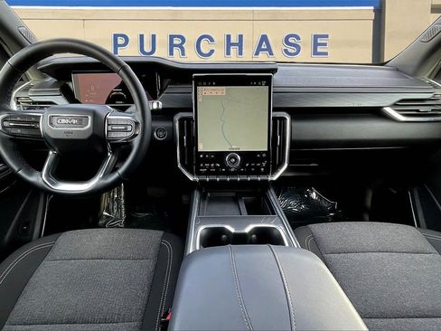 Used 2025 GMC Acadia Elevation image 7