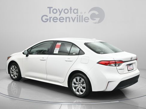 Used 2025 Toyota Corolla LE w/ Convenience Package FWD image 7