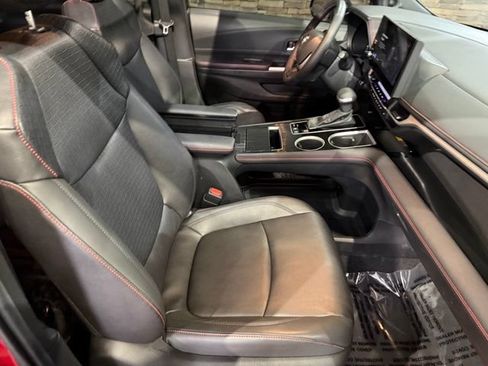 Used 2025 Toyota Sienna XSE w/ XSE Plus Package AWD/4WD image 32