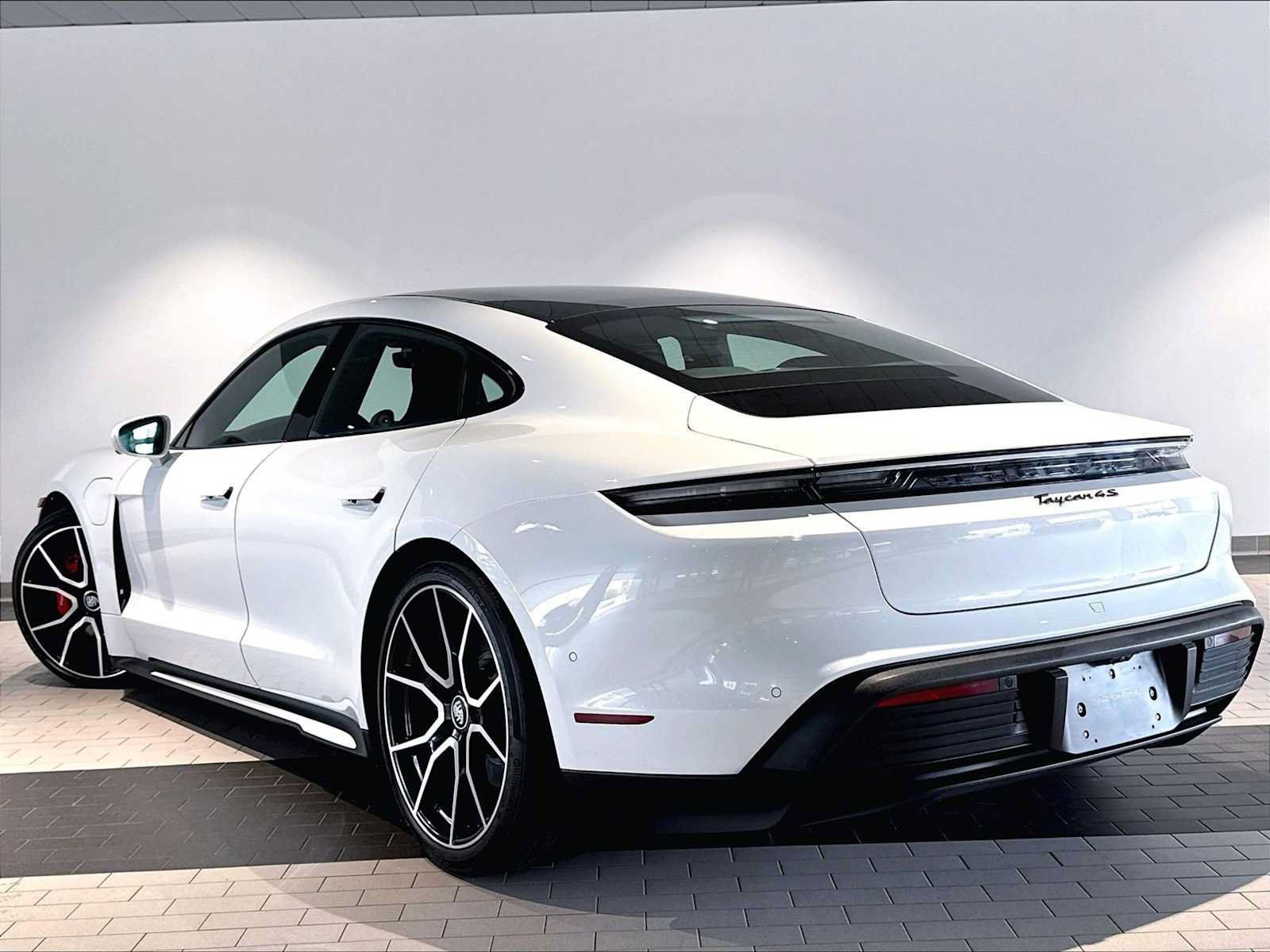 Used 2023 Porsche Taycan 4S AWD/4WD image 3
