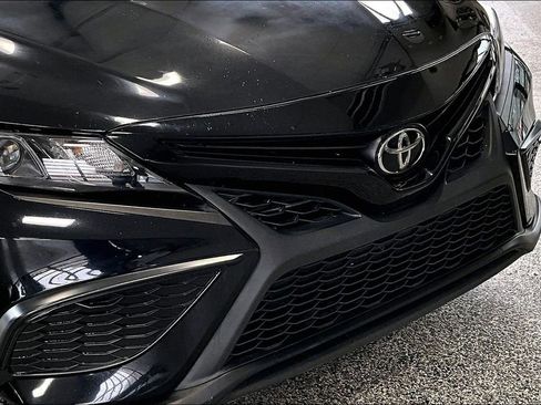 Used 2021 Toyota Camry SE image 29