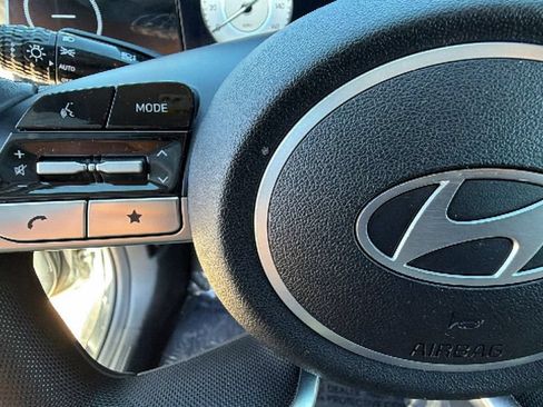 Used 2024 Hyundai Elantra Limited FWD image 19