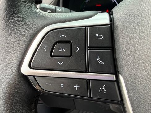 Used 2025 Toyota Sienna XLE AWD/4WD image 18