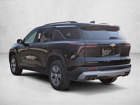 Used 2024 Chevrolet Traverse LT FWD image 7